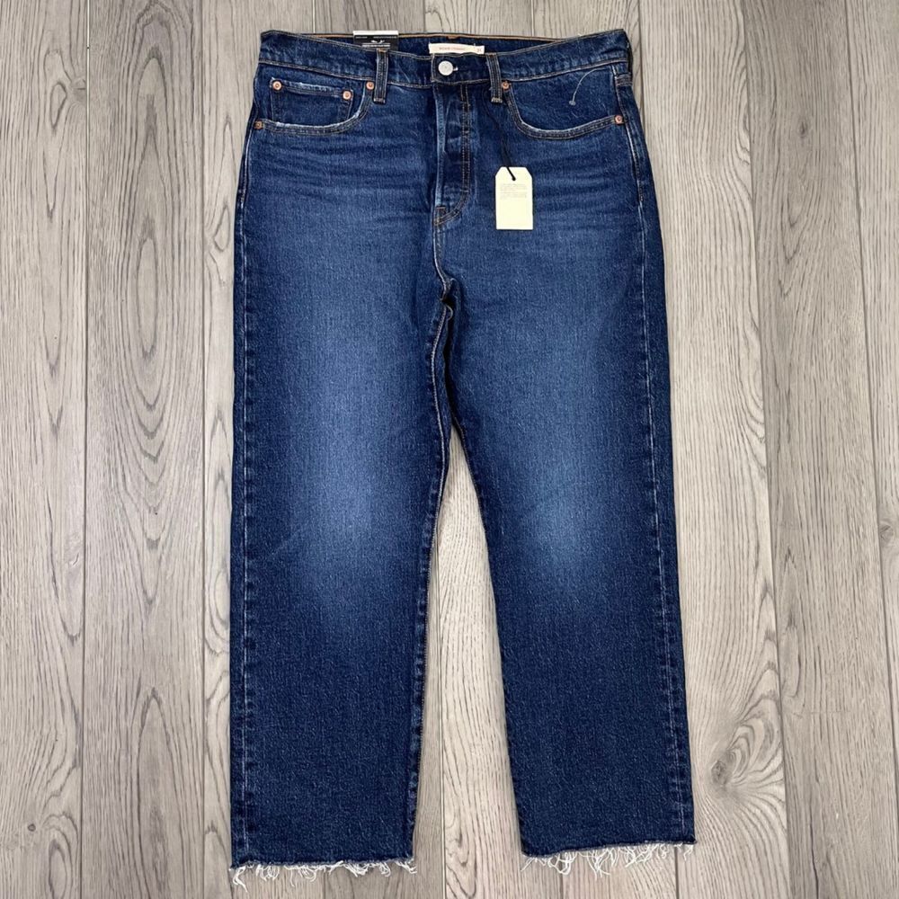 Levis Premium Wedgie Straight Leg Women Size 31 Button Fly Cotton Denim NEW Jean